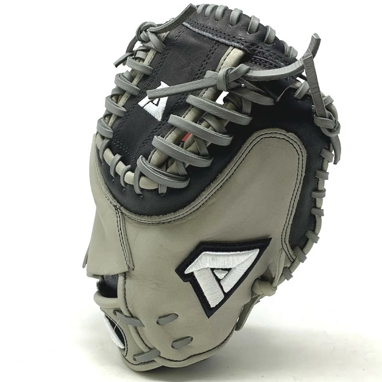 Akadema Torino APM42 Catchers Mitt 32.5 Right Hand Throw 1 Akadema Torino APM42 Catchers Mitt 32.5 Right Hand Throw